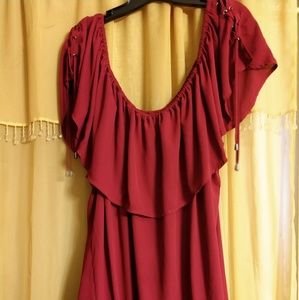 Scoop neck dark red Torrid 4x top